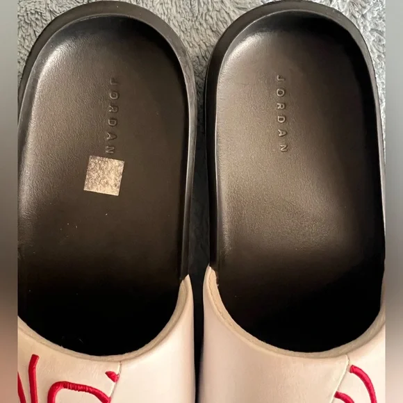 Jordan White and Red Nola Slide Sandals, women’s Size 9 - Picture 3 of 7